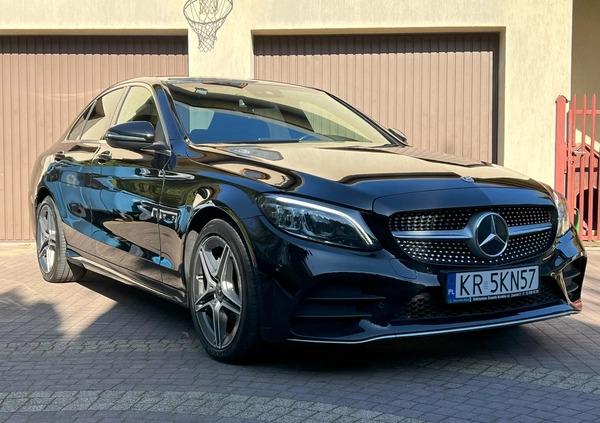 Mercedes-Benz Klasa C cena 129897 przebieg: 134800, rok produkcji 2018 z Katowice małe 106